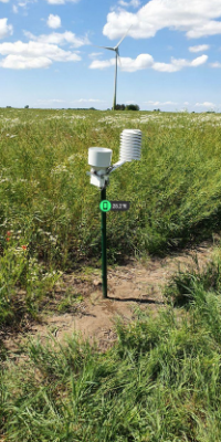 Genom sensorer i marken och uppkoppling till en väderstation kan lantbrukare få information digitalt bland annat om fuktförhållanden i marken.